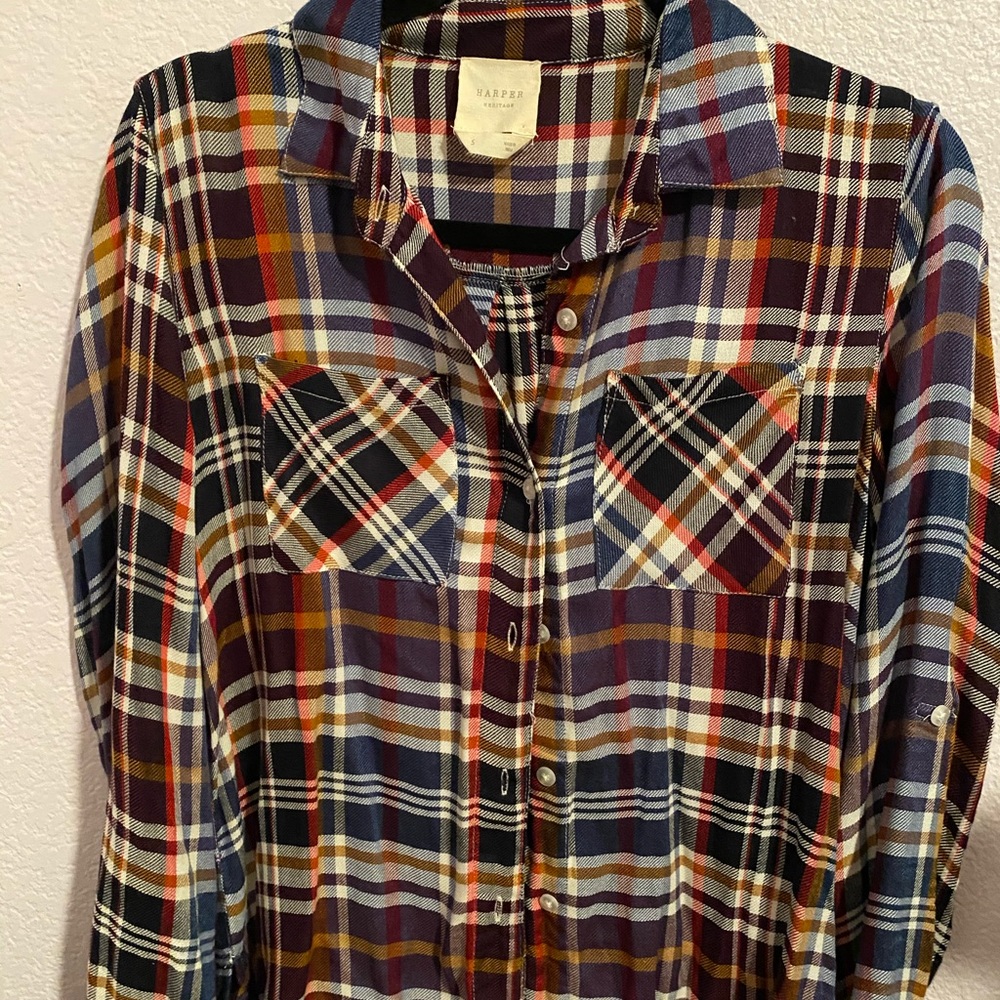 Cute flannel never worn!!
